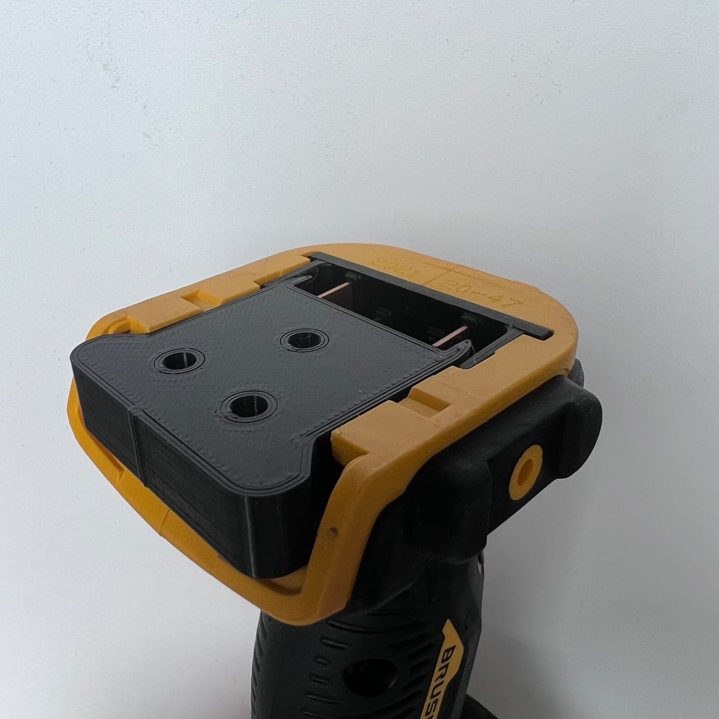 Maschinenhalter Akkufach (für Dewalt 10.8V / 12V)