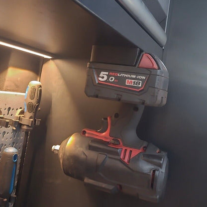 Akkuhalter (für Milwaukee M18)